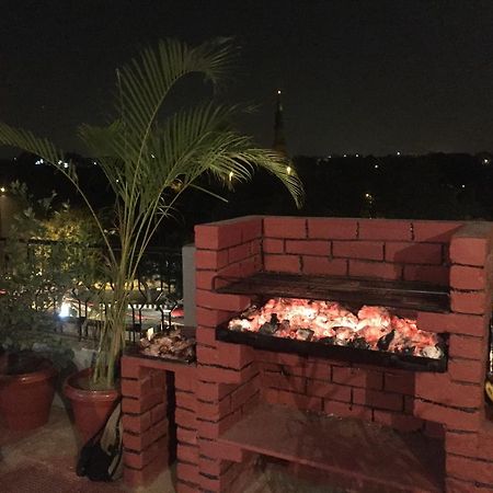 Mykonos Guest House And Spa New Delhi Bagian luar foto